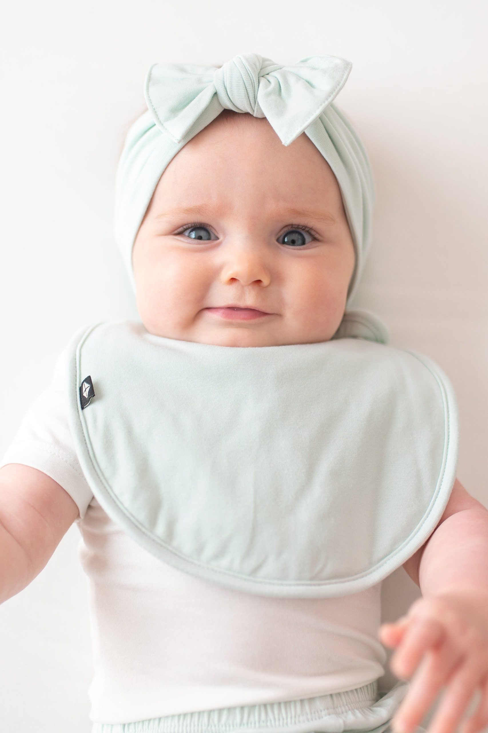 Cushy Bib in Dew
