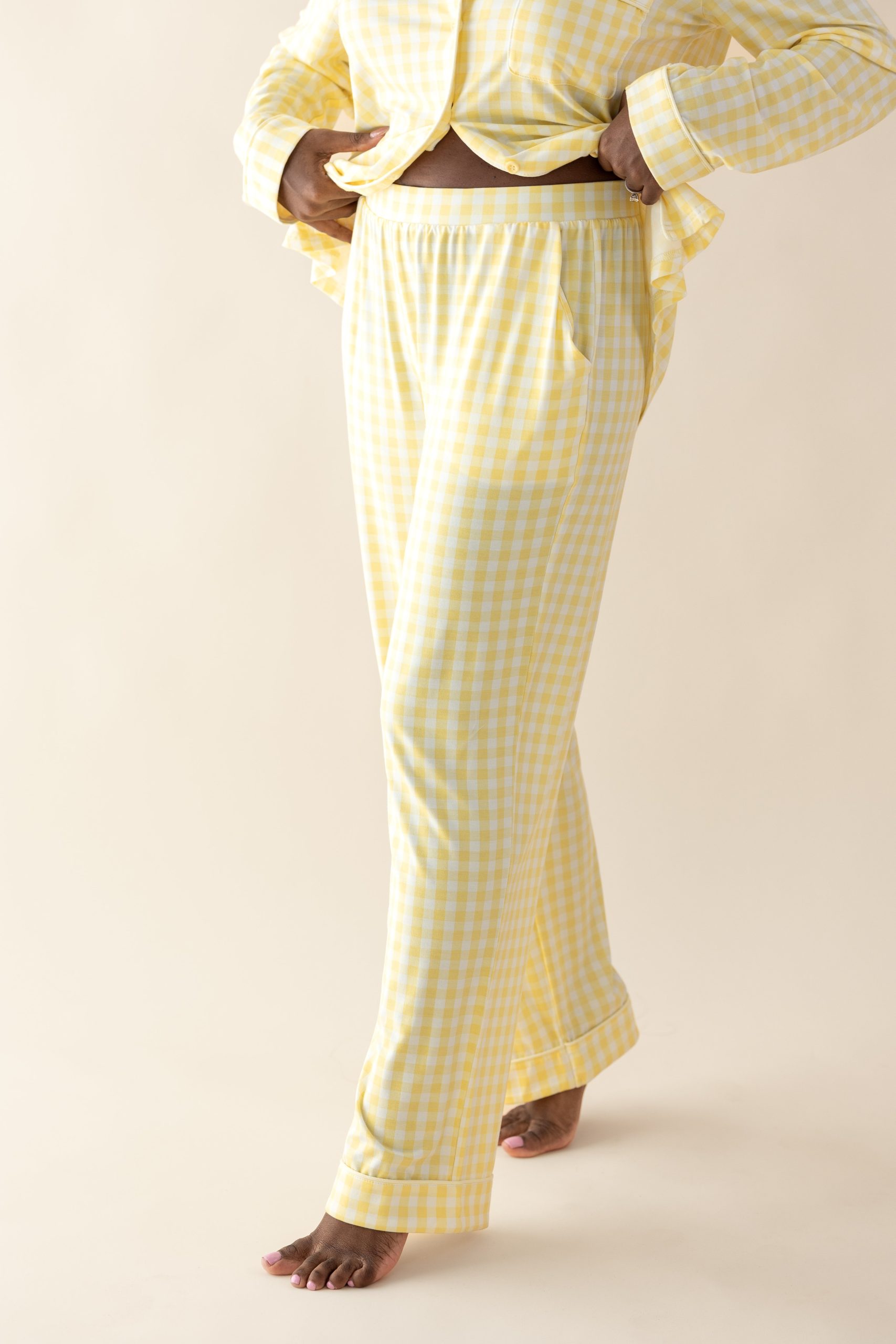 Long-Sleeved Women's Pajama Set in Gingham Chamomile - Image 5