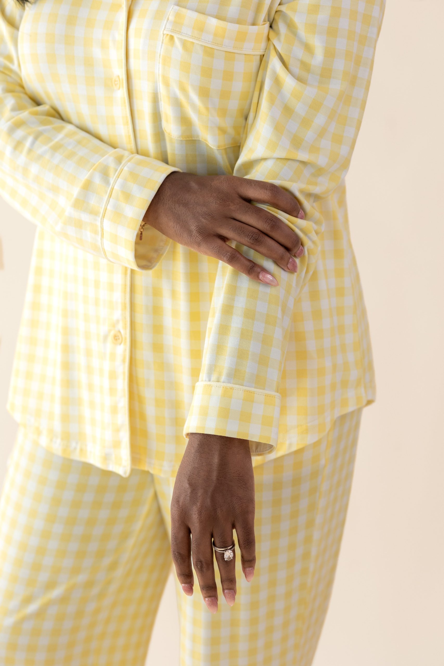 Long-Sleeved Women's Pajama Set in Gingham Chamomile - Image 6