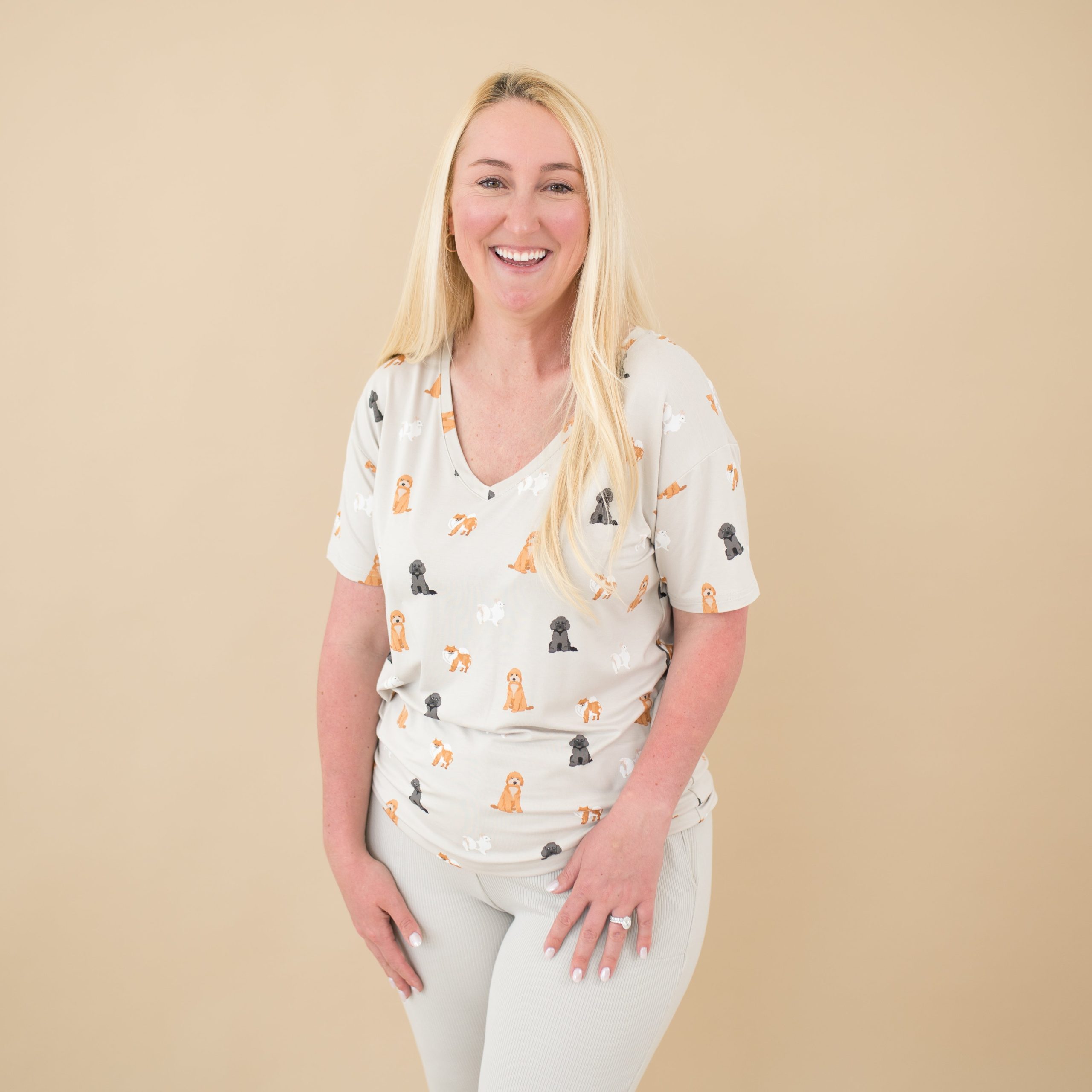 Women's Relaxed Fit V-Neck in Fluffy Dog - Image 4