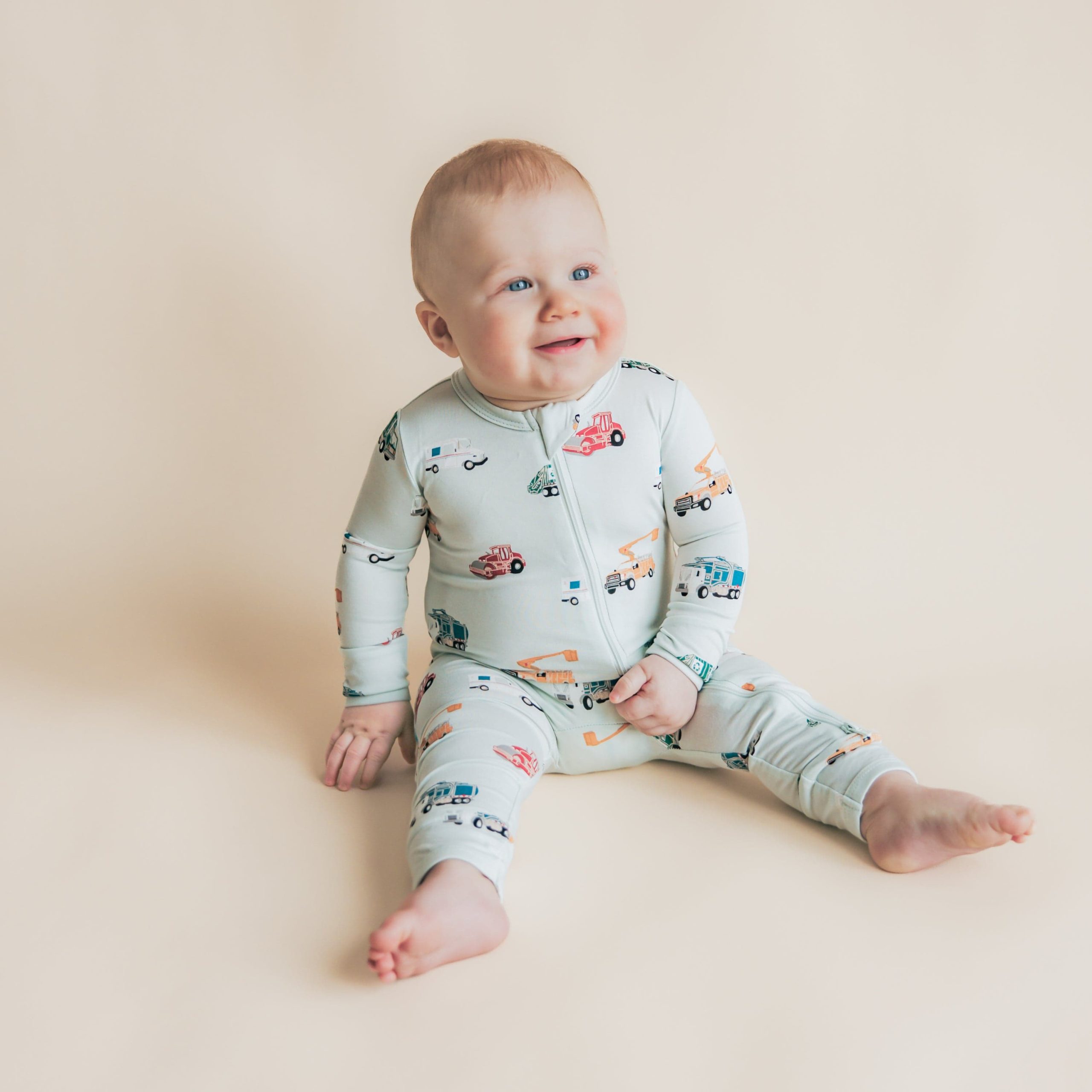 Zippered Romper in City Vehicles - Image 3