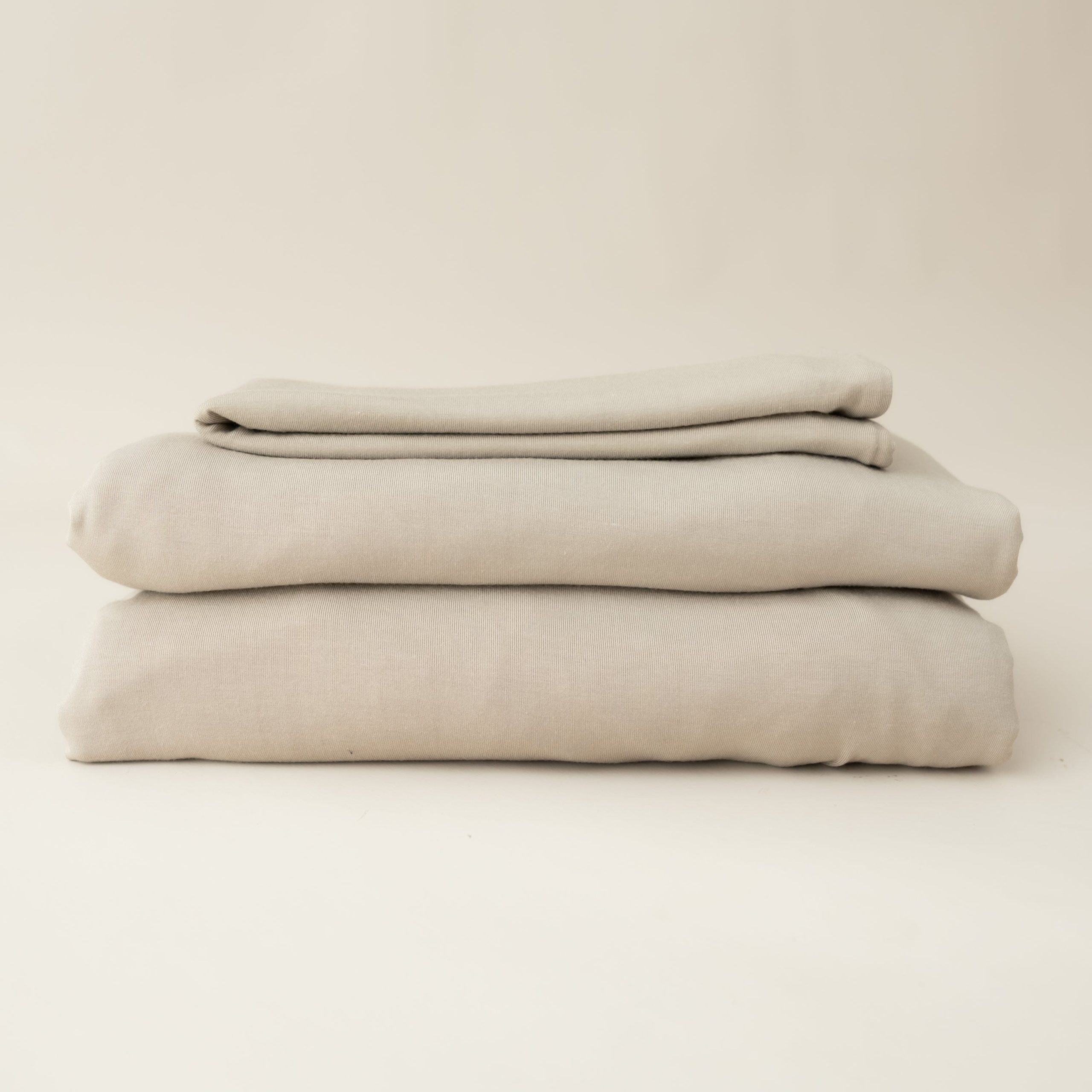 Fitted Sheet with Pillowcases in Almond - Image 4