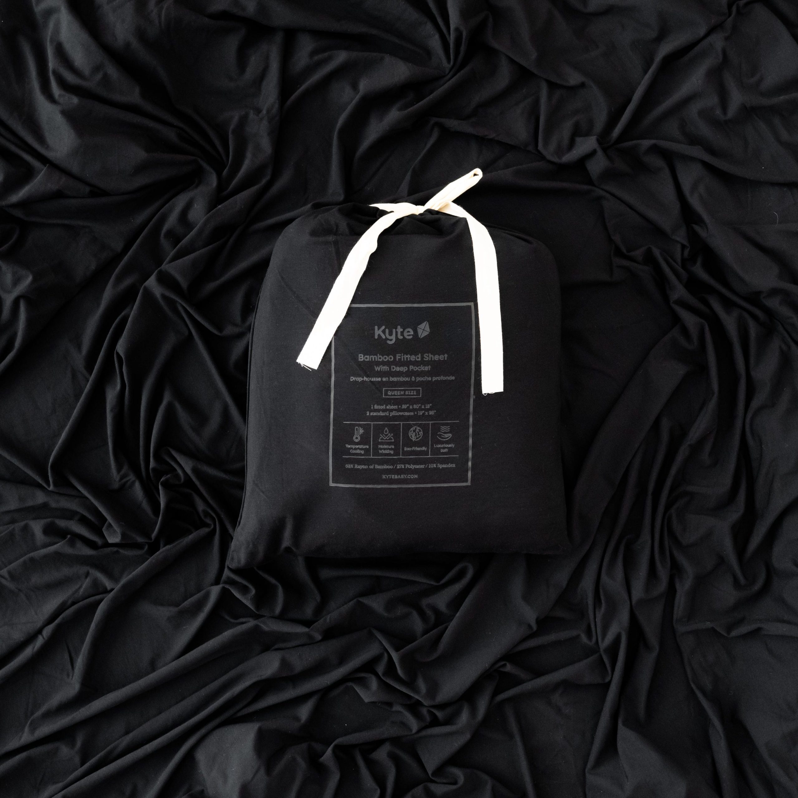 Fitted Sheet with Pillowcases in Midnight - Image 2