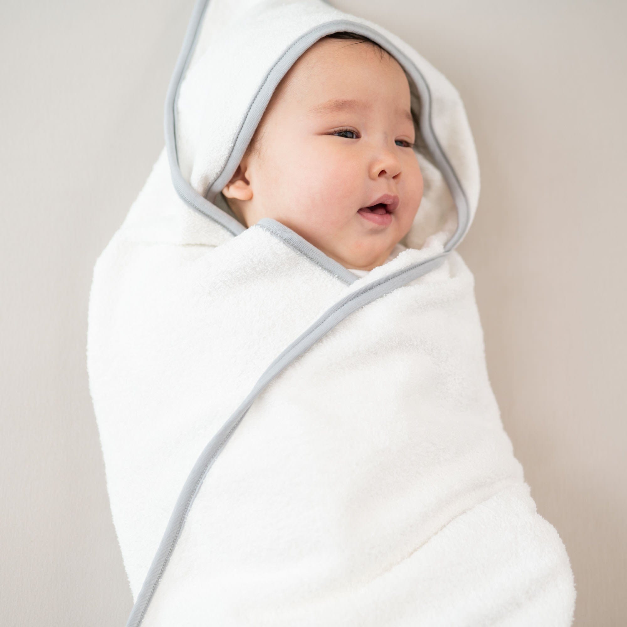 Hooded Bath Towel in Cloud with Storm Trim - Image 3