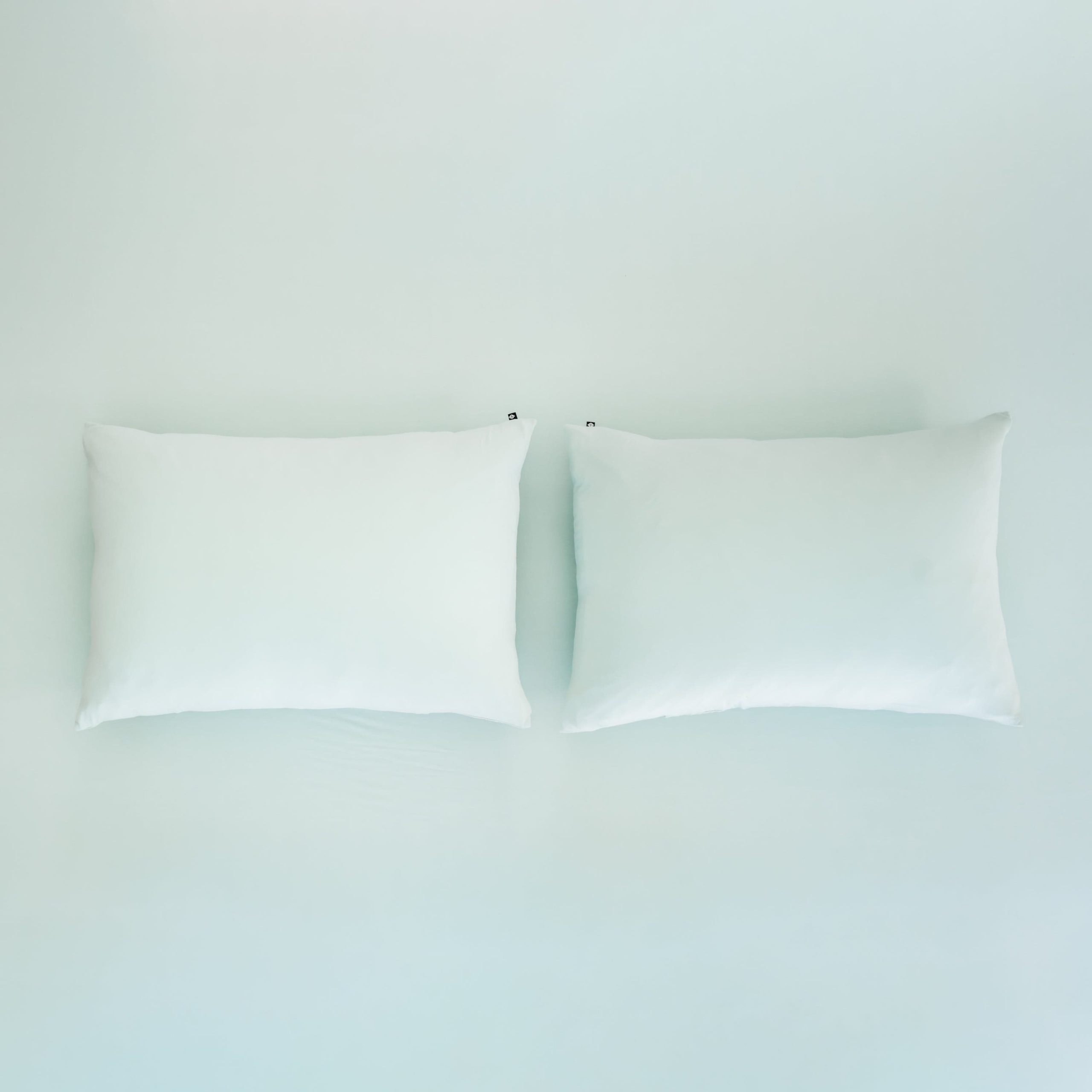 Fitted Sheet with Pillowcases in Sage - Image 4