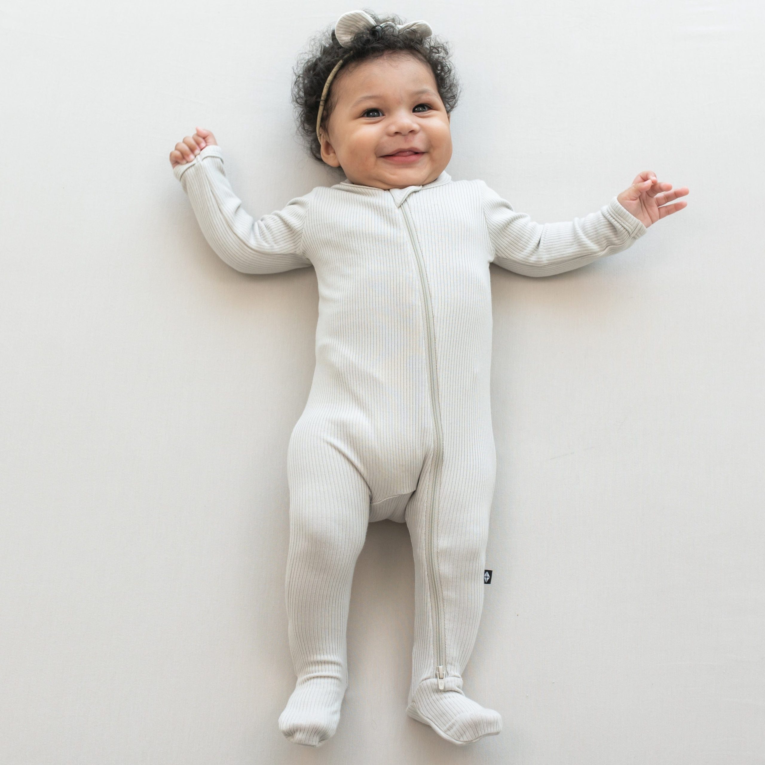 Ribbed Zipper Footie in Oat - Image 4